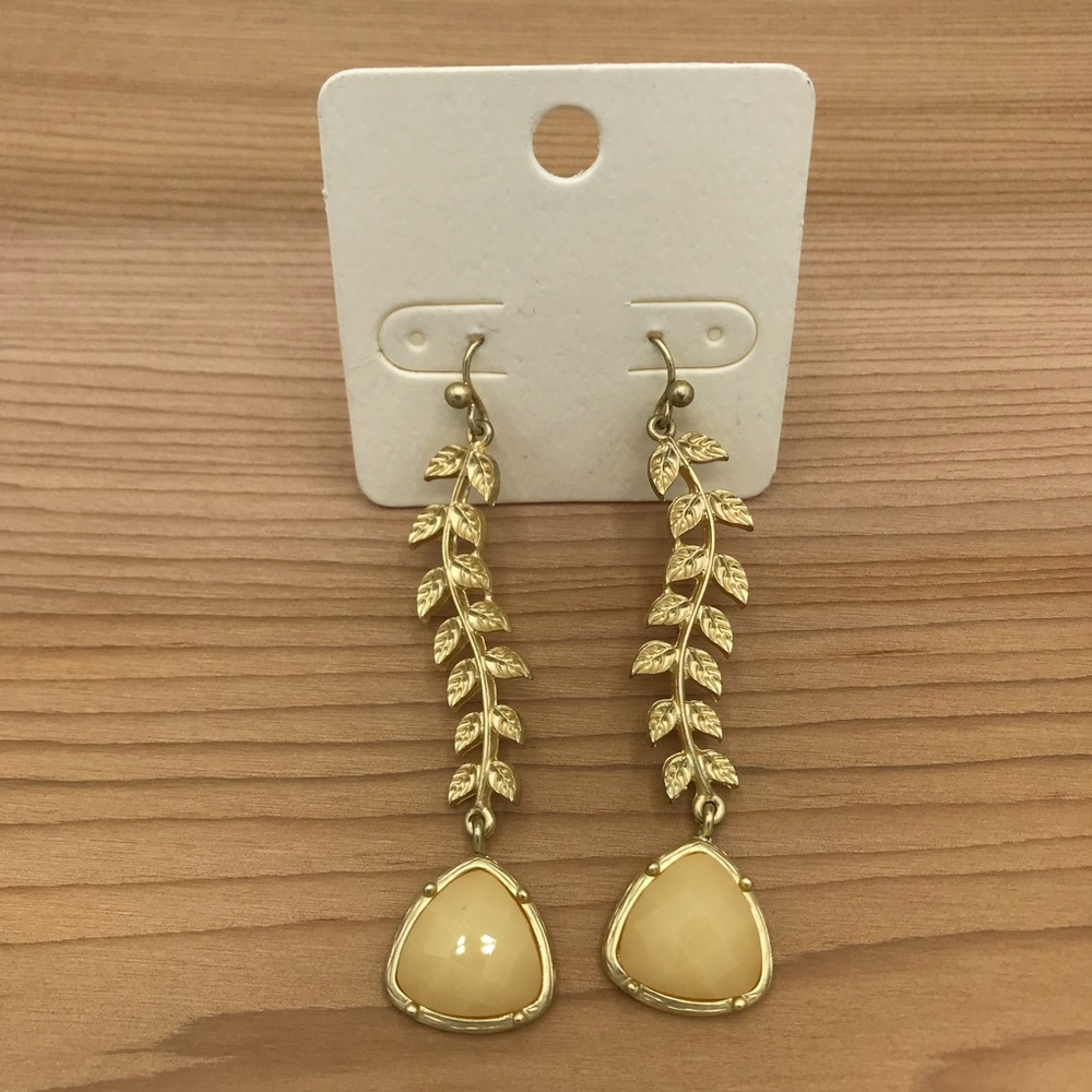 Beautiful Leaves Gold tone Earrings